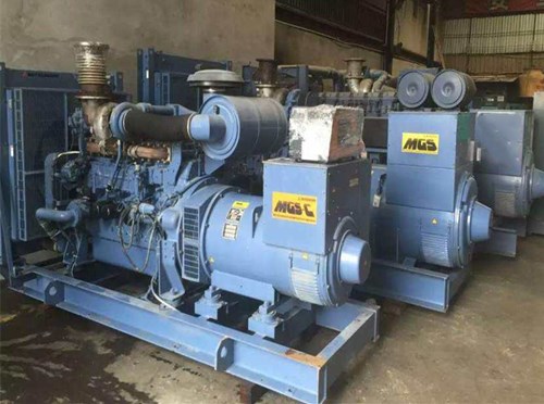 芗城发电机组带负载降电压是什么原因照成的？