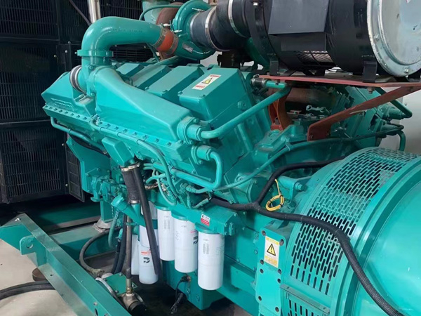 芗城更换100kW柴油发电机组机油时，需要注意哪些事项？